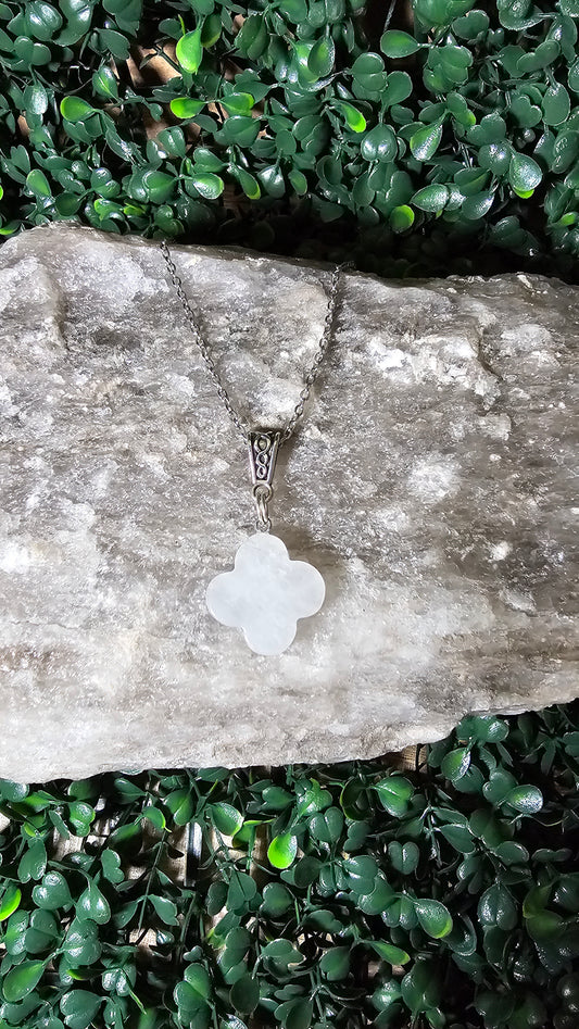 Clear Quartz - 4 leaf clover necklace