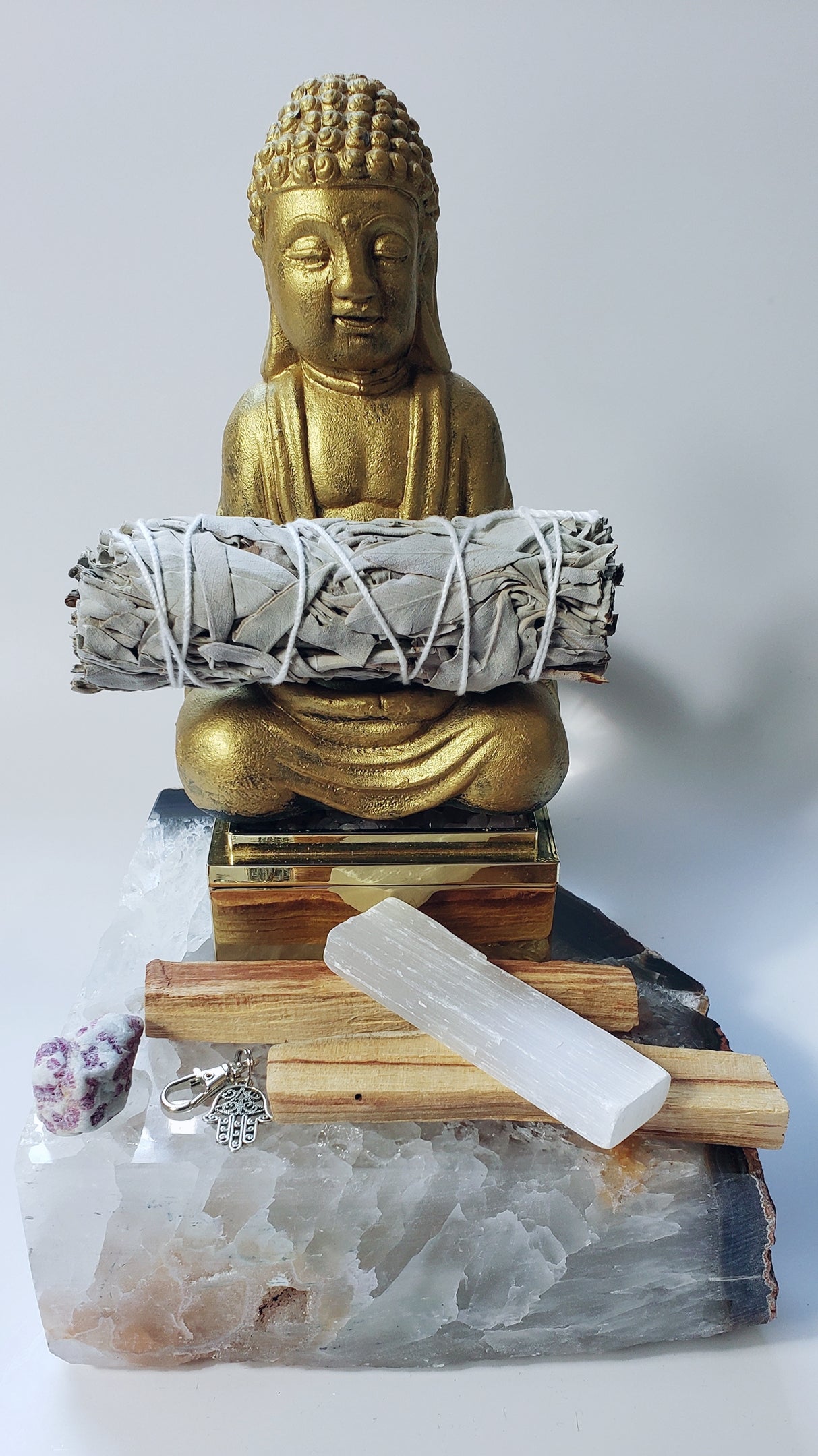 Protecting and purifying your personal space is essential.  This kit can be used to cleanse and repel negative energy from your sacred space.